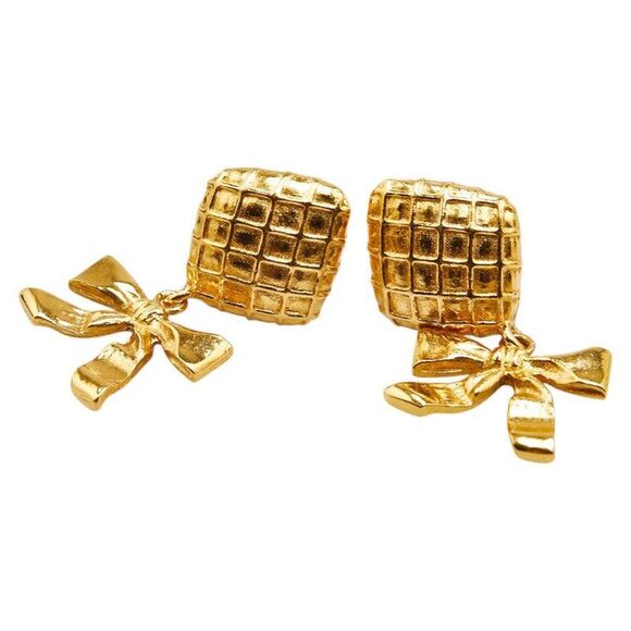 Pre Loved chanel Women metallic | gold Earrings - Picture 1 of 6